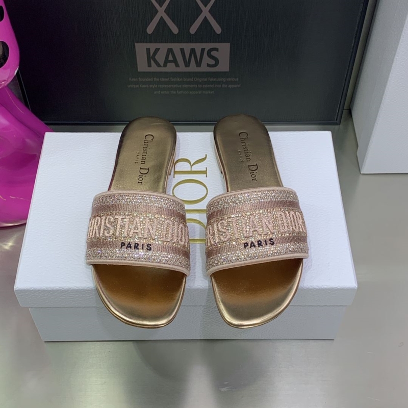 ch**an D*or slippers